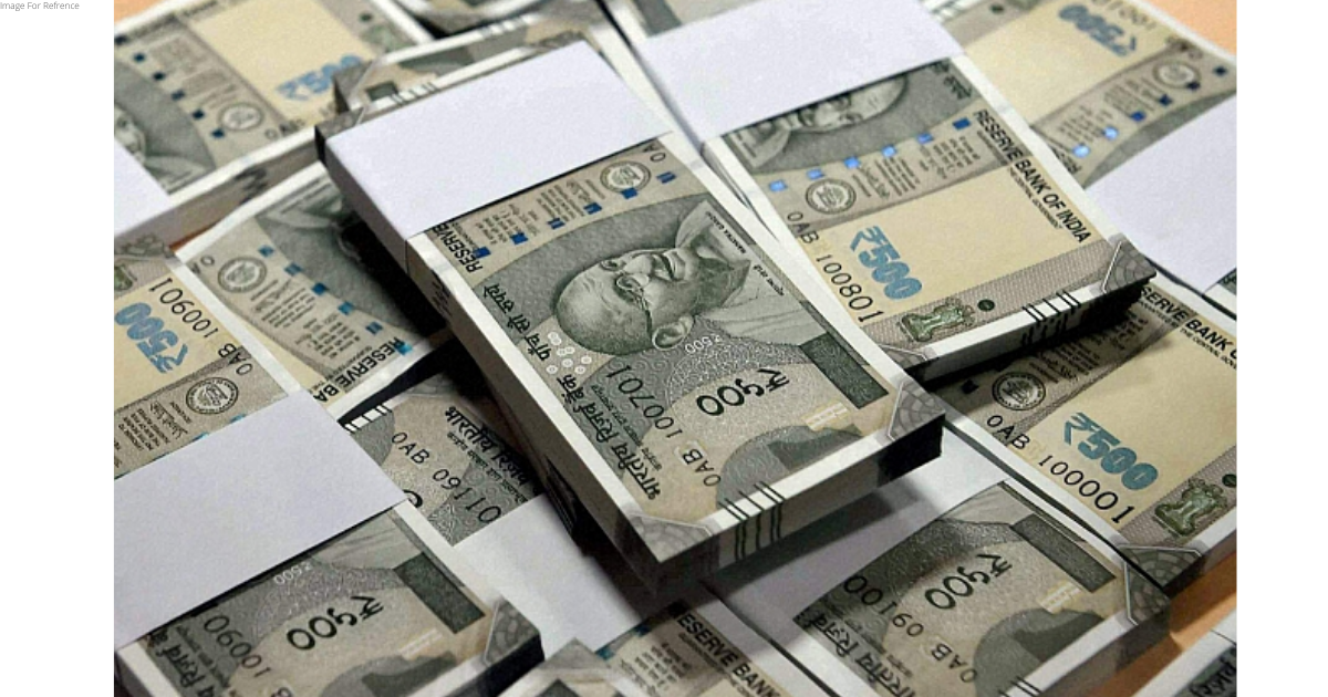 Delhi: Rs 3 crores cash seized from package at IGI Airport